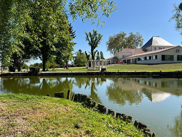 Domaine De Roullet Hotel Exterior photo